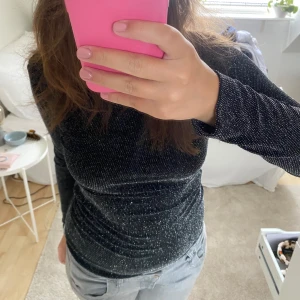 Glittrig tröja  - Snygg glittrig tröja ifrån Cubus! 💗