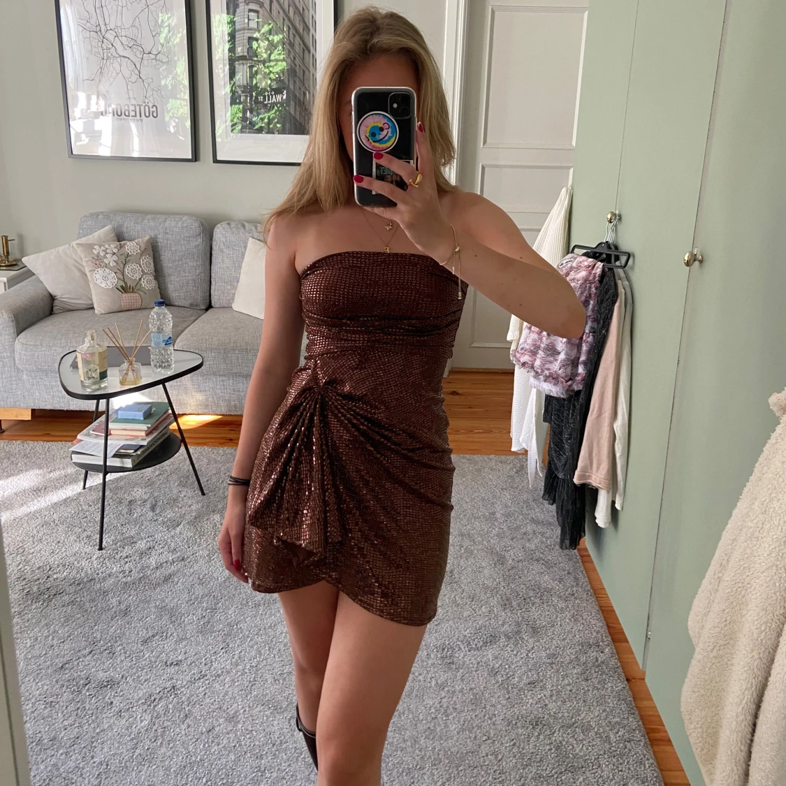 Mini klänning med paljetter - Pull & Bear