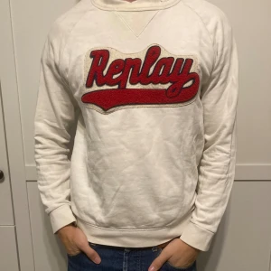 Replay tröja - Vit Replay tröja i bra skick. Storlek S