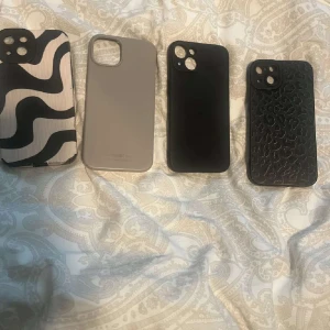 Mobilskal - Säljer mina mobilskal. iPhone 13/14. Bra skick på alla. 1st 20kr, alla 80kr. Priset kan diskuteras vid säkert affär. 😊
