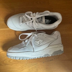 New balance 550 - New balance 550 i storlek 38,5. Aldrig använda. 