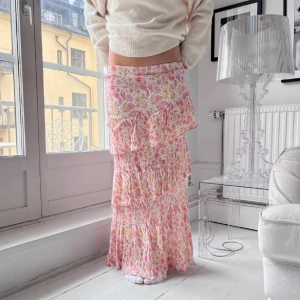 Sinsay kjol  - Sååå fin långkjol från Sinsay i storlek S🩷🩷 Jättefint skick. 