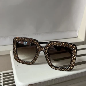 Solglasögon  - Så fina🎀 som nya, inga repor