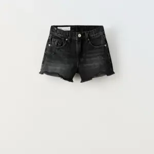 Jeansshorts från zara barn. Säljer då ja inte använder dom💕💕