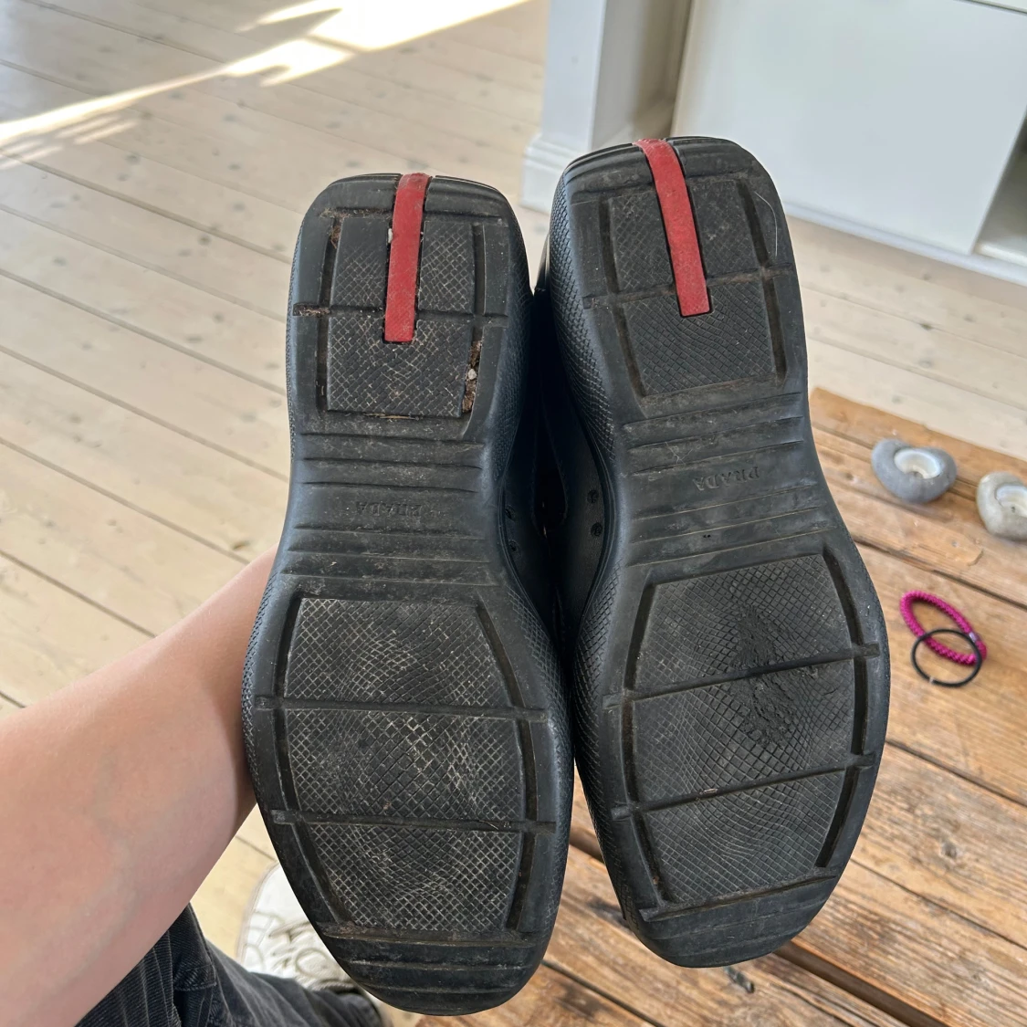 Svarta sneakers från Prada - 3