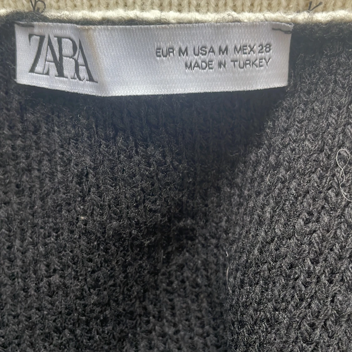 Svart cardigan jacka med vita detaljer från Zara - 2
