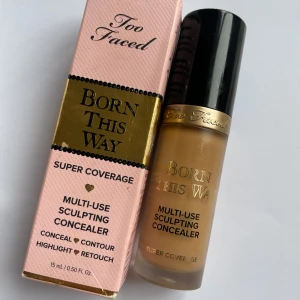 Too Faced Born This Way Concealer Sand - Använt två gånger på fingret, men det är inte min färg 