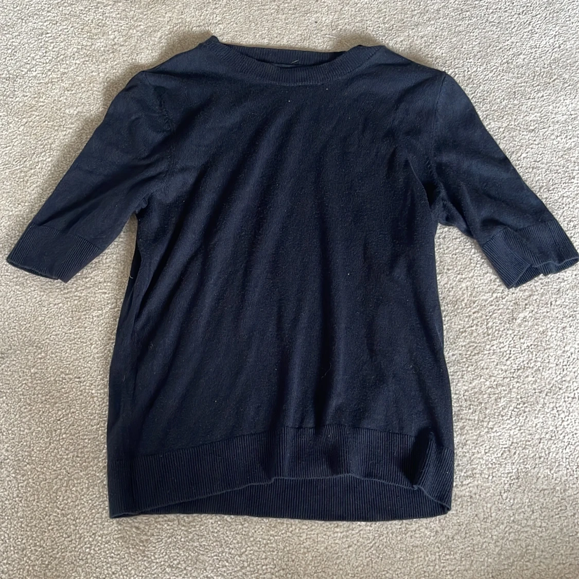 Svart stickad tröja från 157