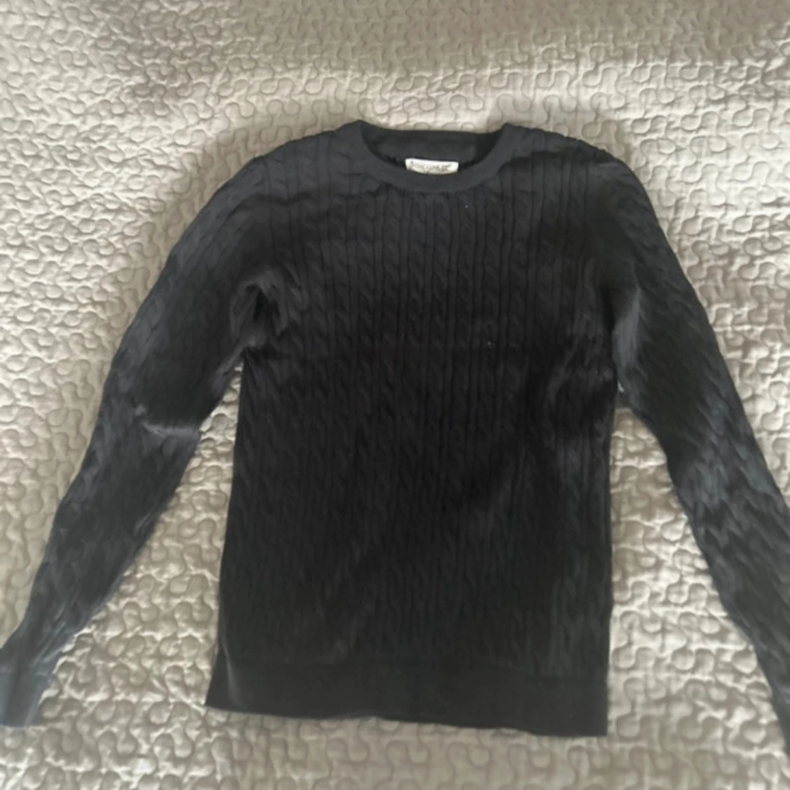 Svart kabelstickad tröja från Basic You