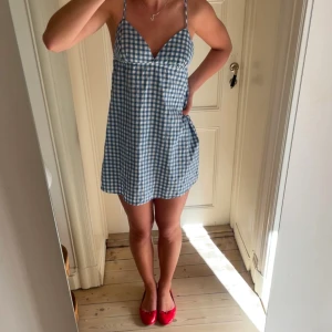 Blåvit rutig klänning💙 - Söt klänning i storlek S