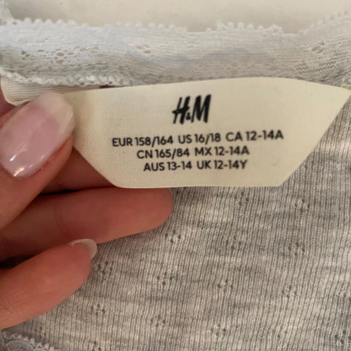 Ljusgrå ribbad topp från H&M - 1