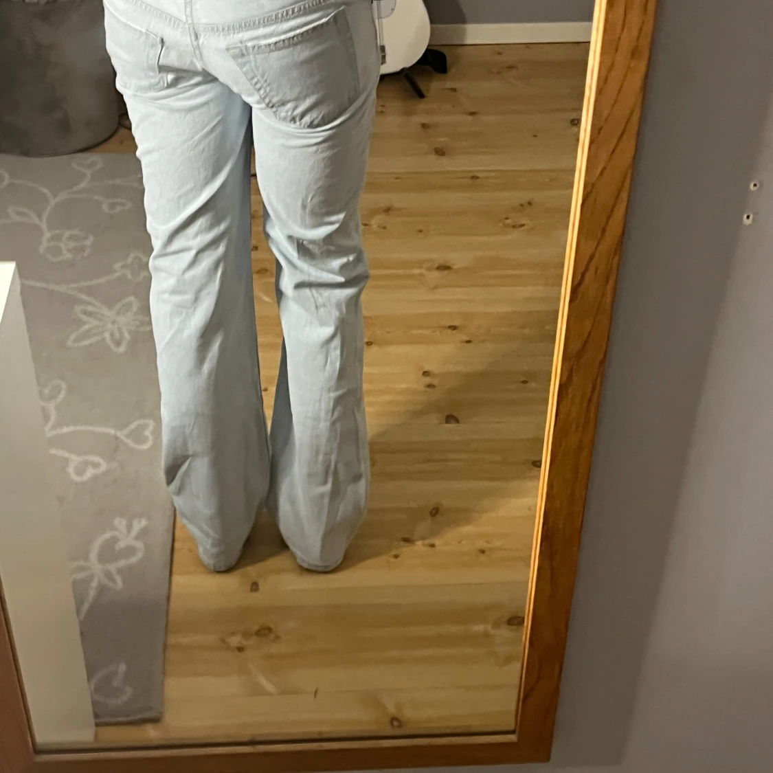 Ljusblå bootcut jeans - 1