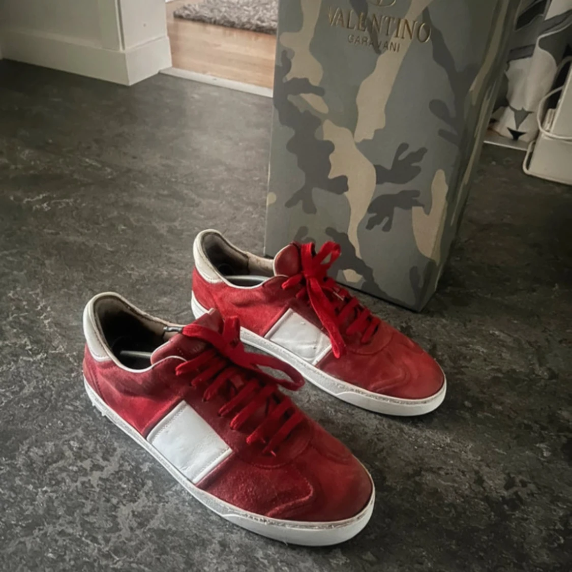 Röda valentino flycrew