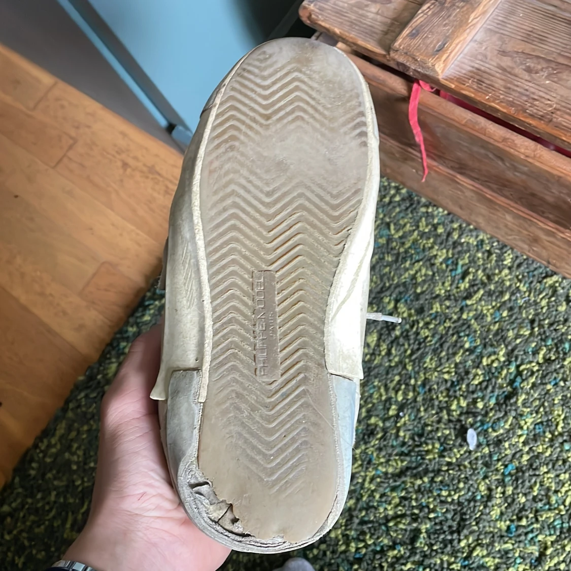 Vita sneakers med svarta detaljer - 1