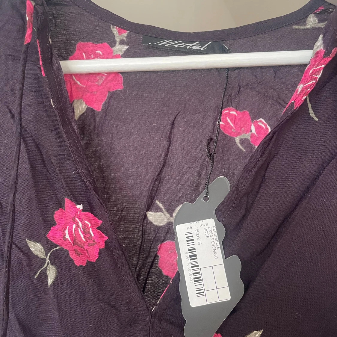 Blommig kortklänning från Motel - 3