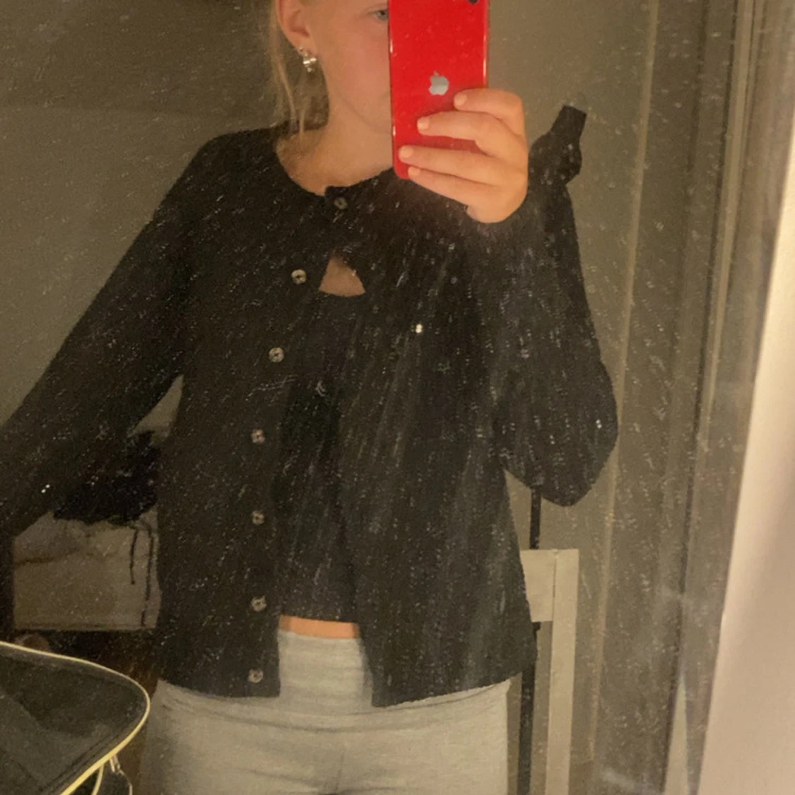 Svart kofta med knappar - 2