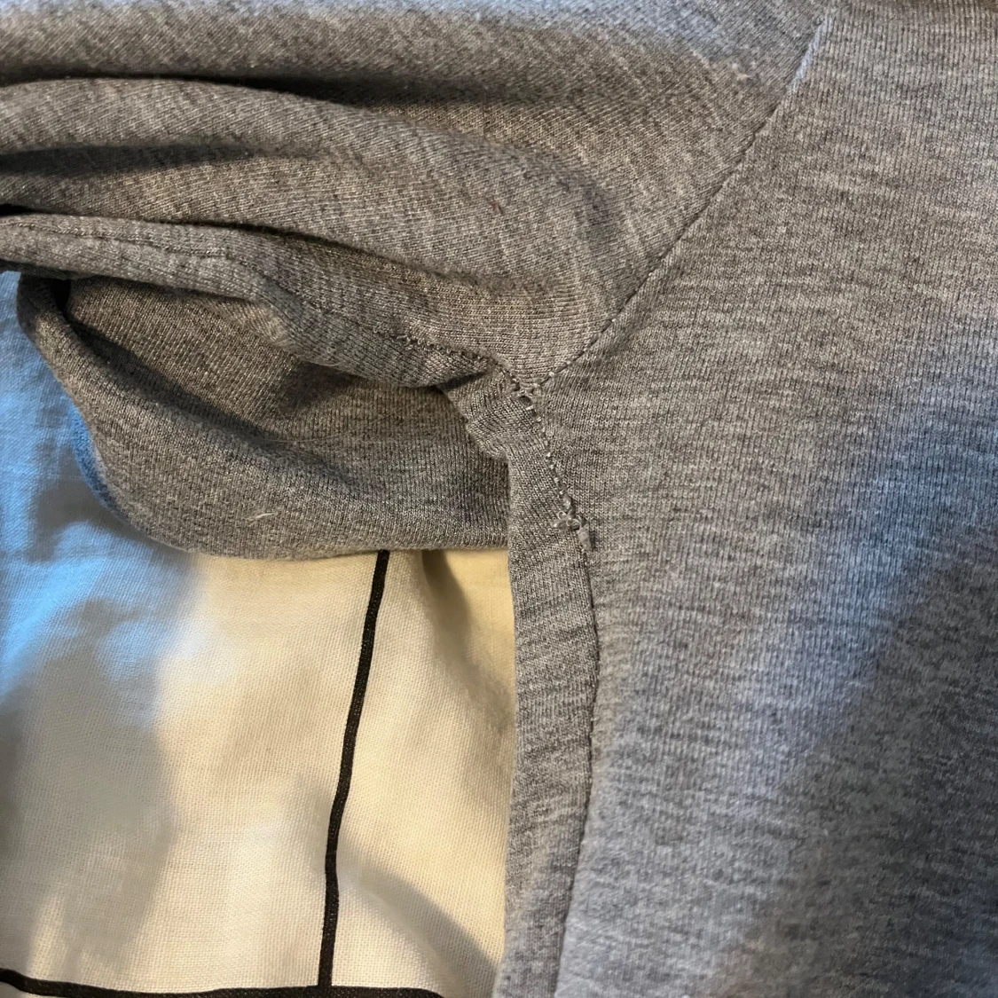 Grå yogabyxor från Gina Tricot - 2