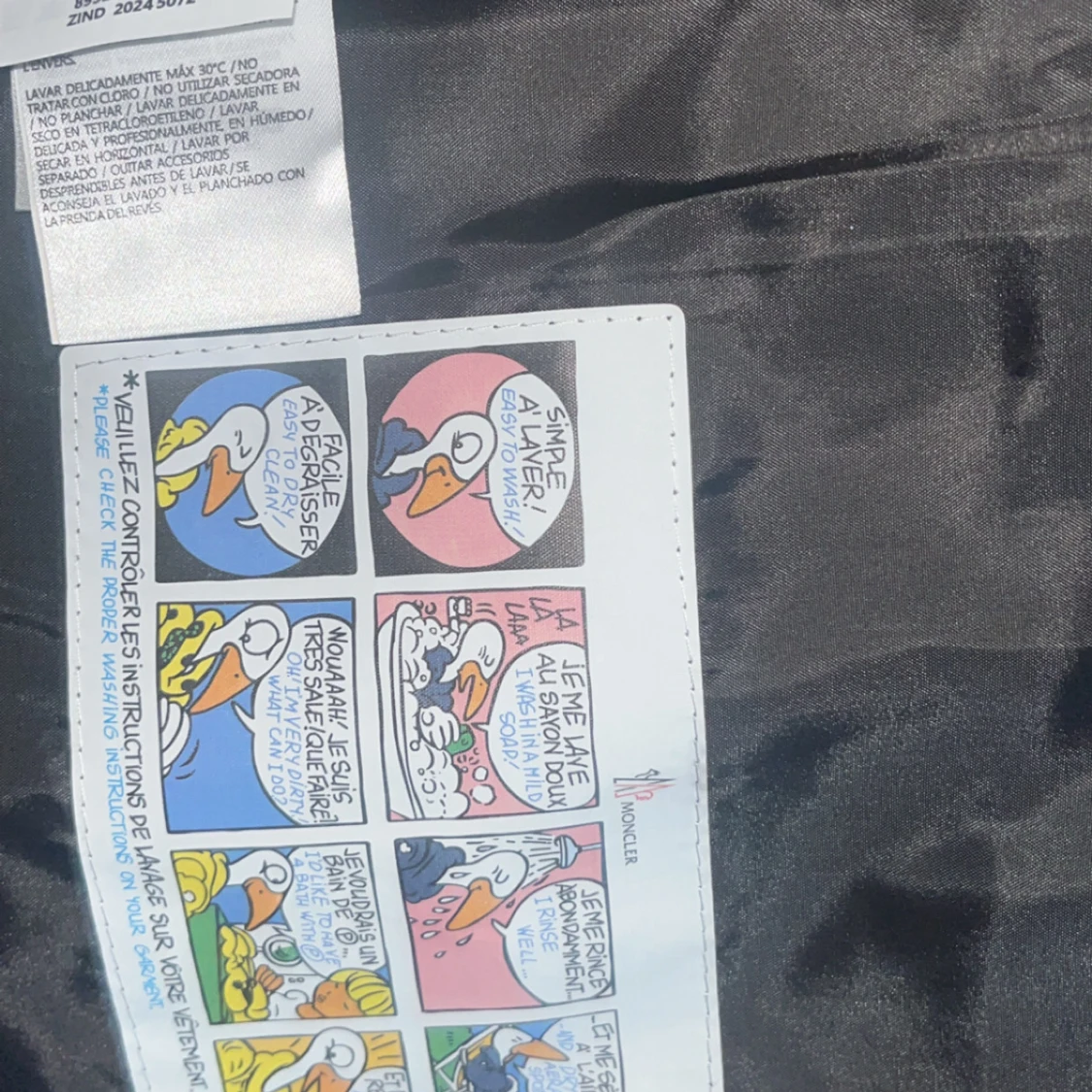 Svart Moncler Maya - 4