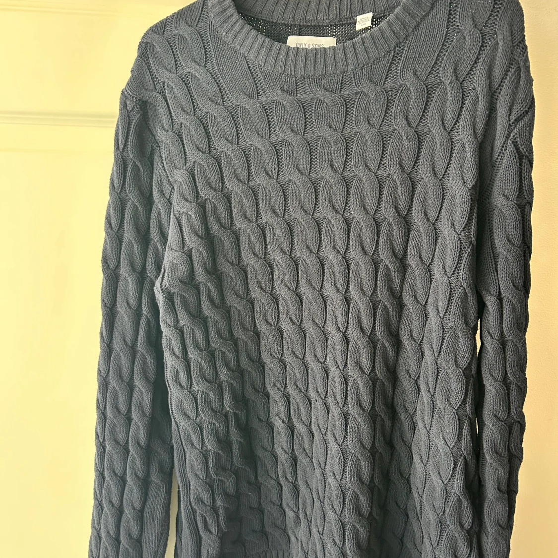 Mörkblå stickad tröja från Only & Sons