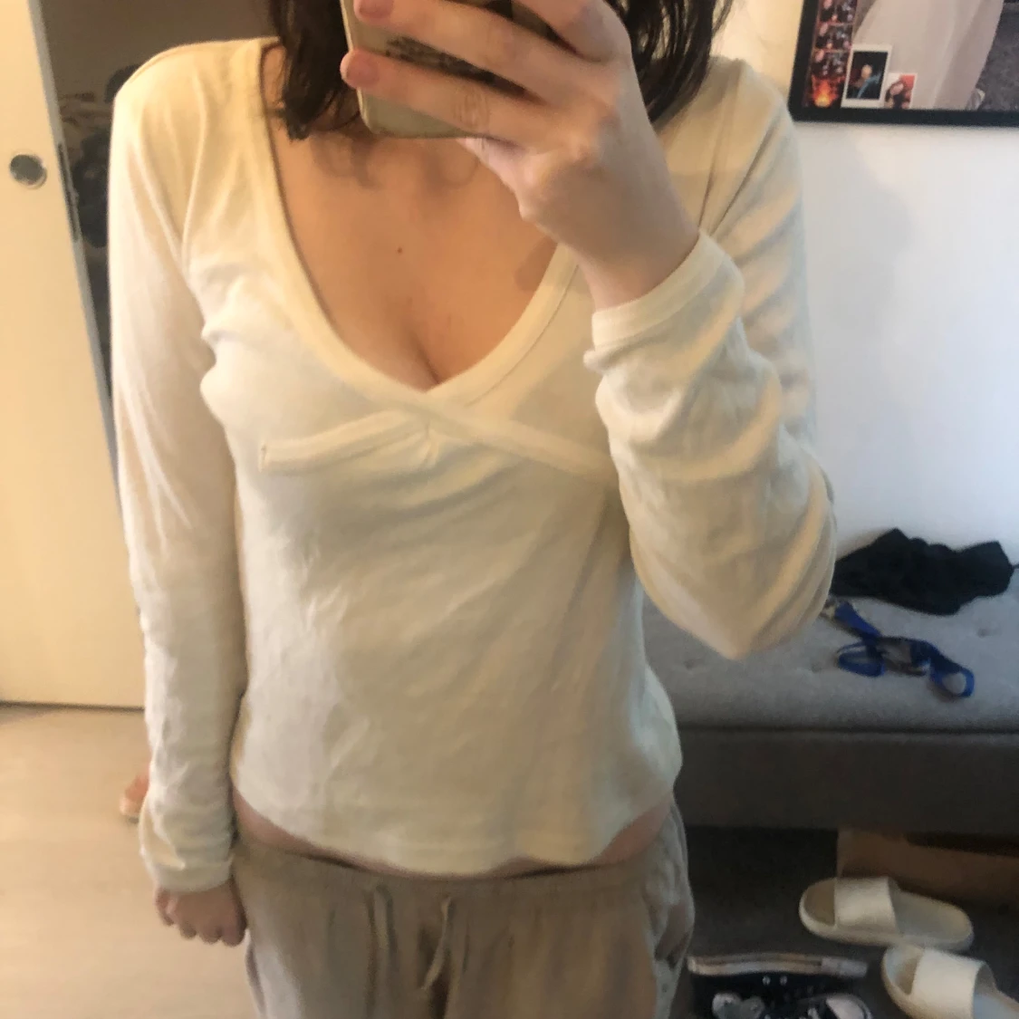 Säljer en vit tröja med unik design - 4