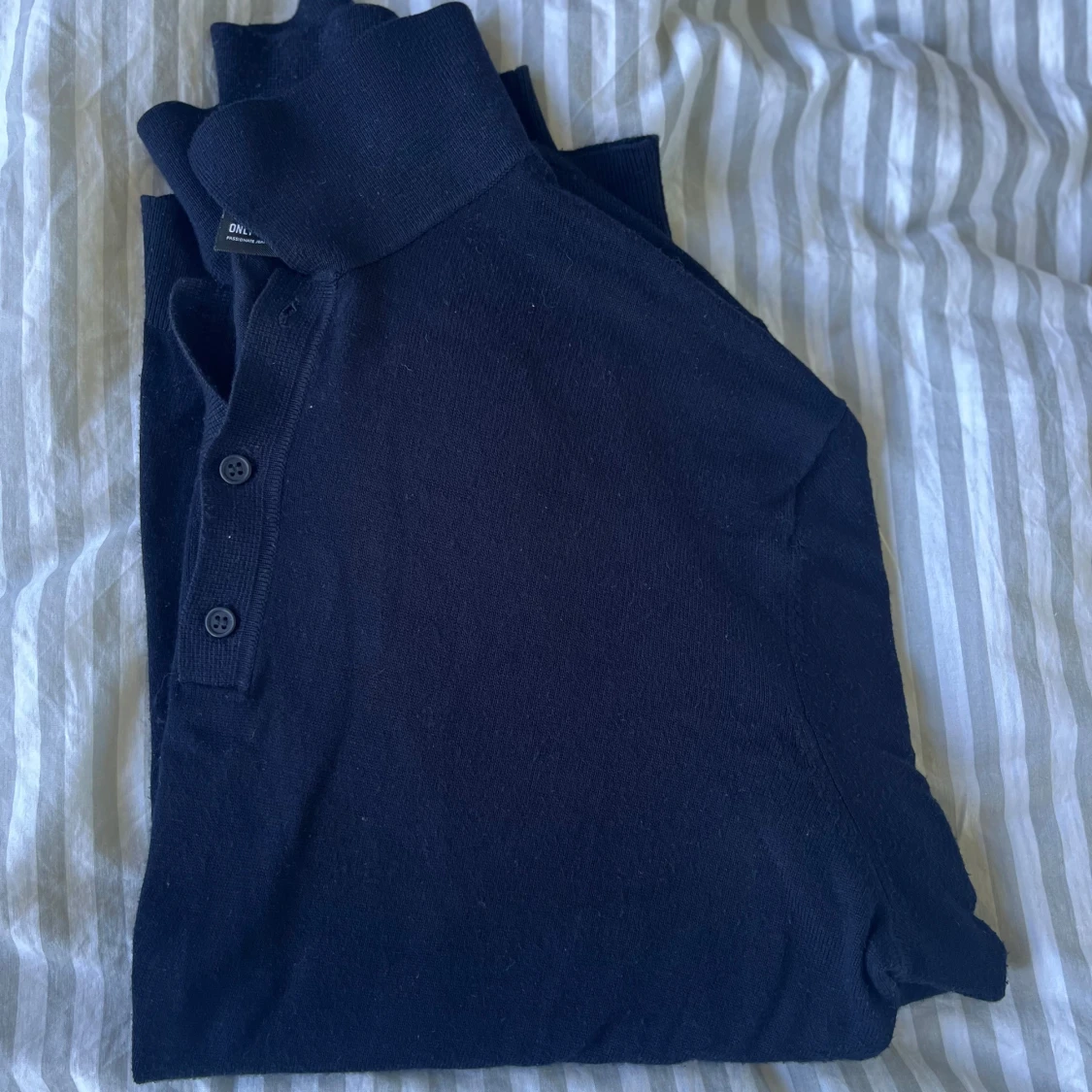 Blå stickad pikétröja Only & Sons