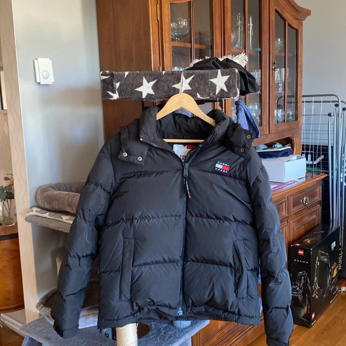 Svart pufferjacka Tommy Jeans M - 1