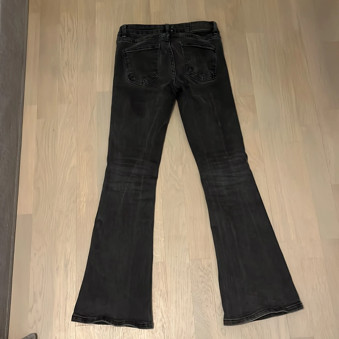 Bootcut jeans i svart från 157 XS - 1