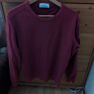 2 x Stone Island tröjor - Strl M. Dessa är ej OG, därav priset. Använda ett fåtal gånger.