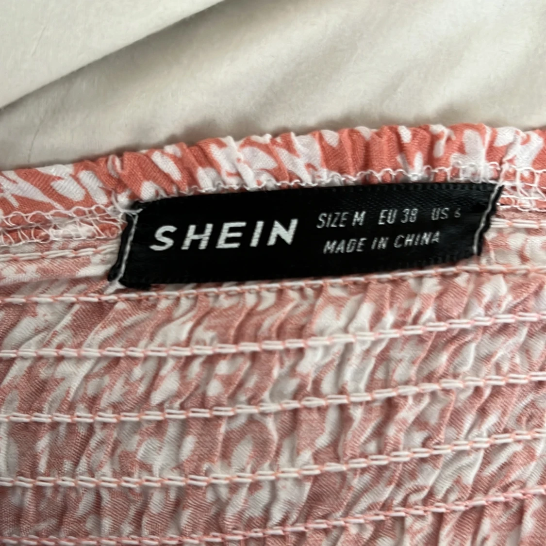 Rosa blommig kortklänning från SHEIN - 2