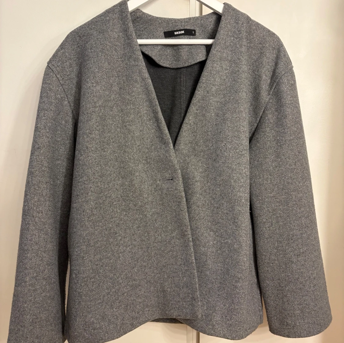 Grå kappa  - 2