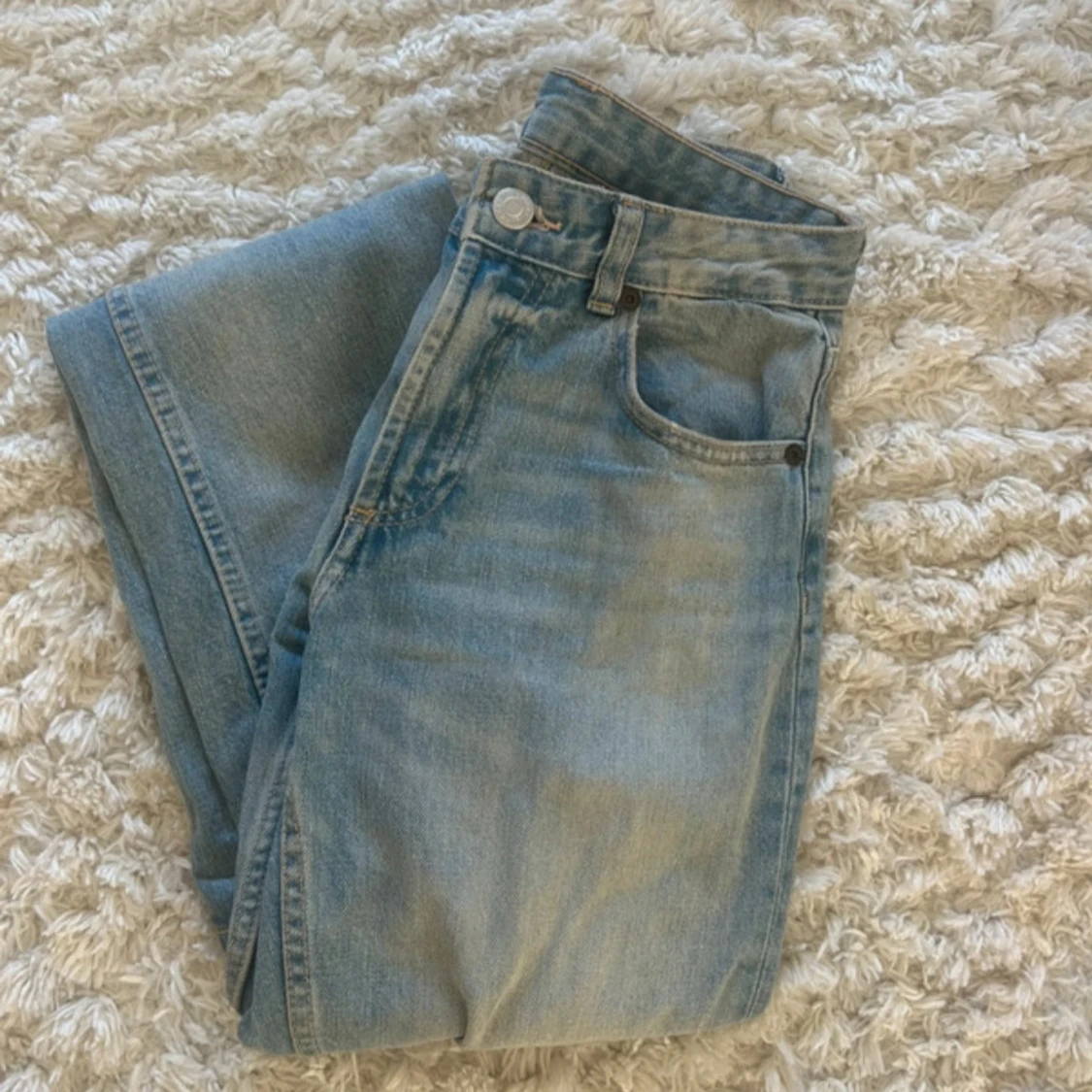 Ljusblå raka jeans från Zara - 1