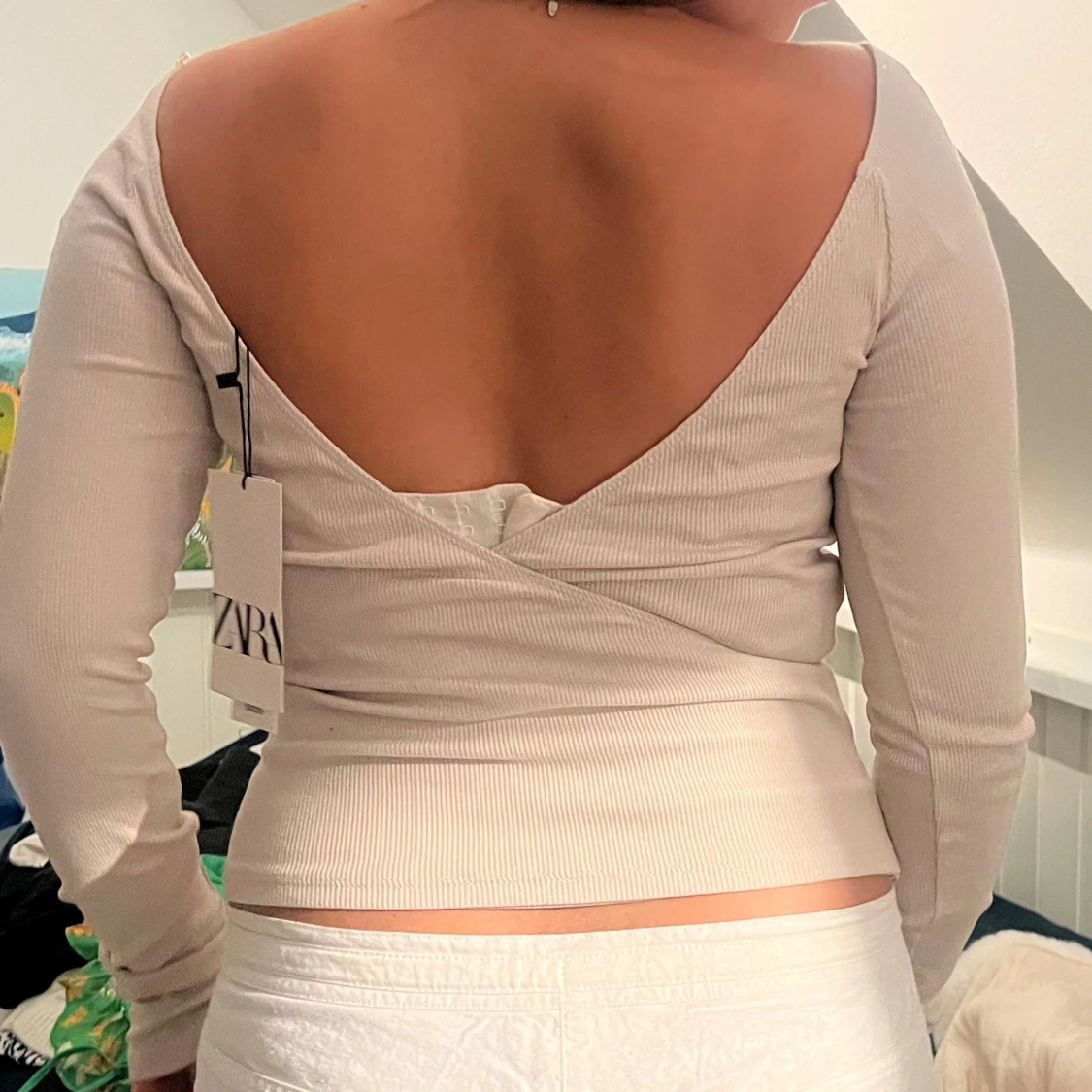 Beige omlottopp med öppen rygg från Zara - 2