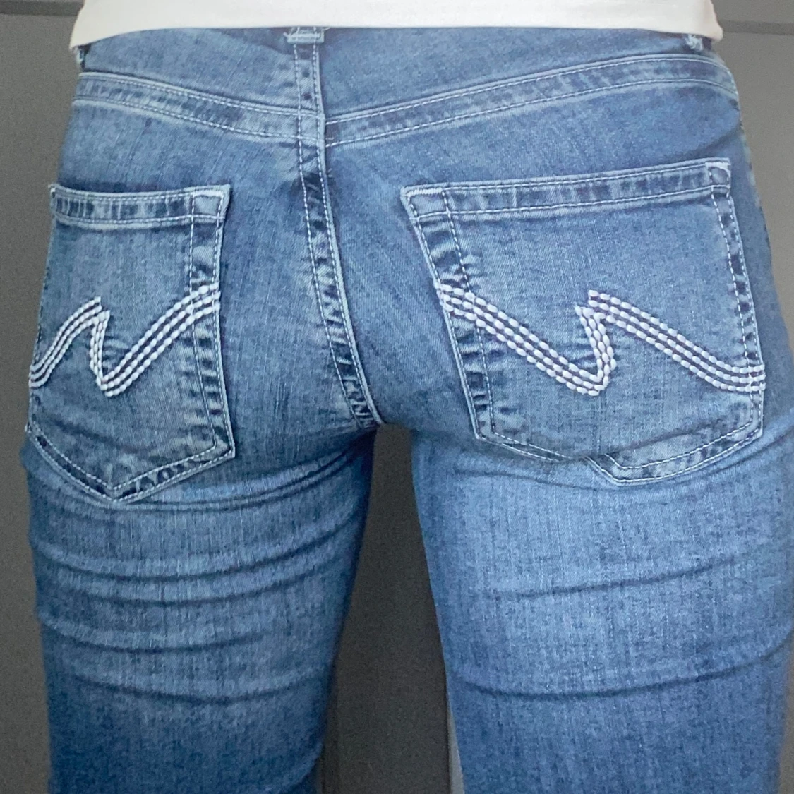 Blå bootcut jeans från Nelly  - 2