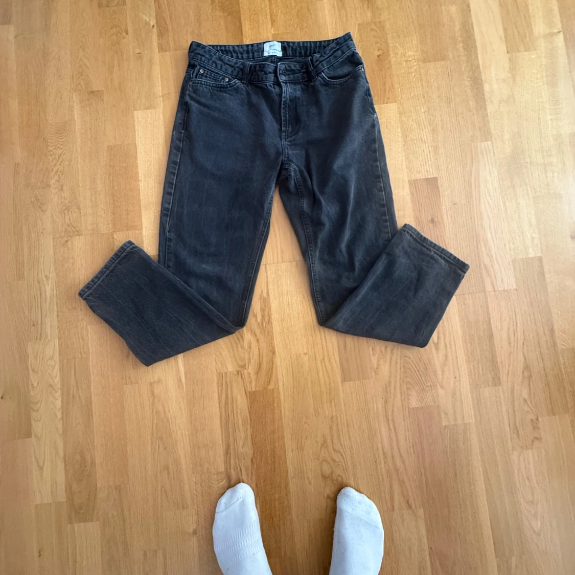 Svarta raka jeans från Grunt  - 2