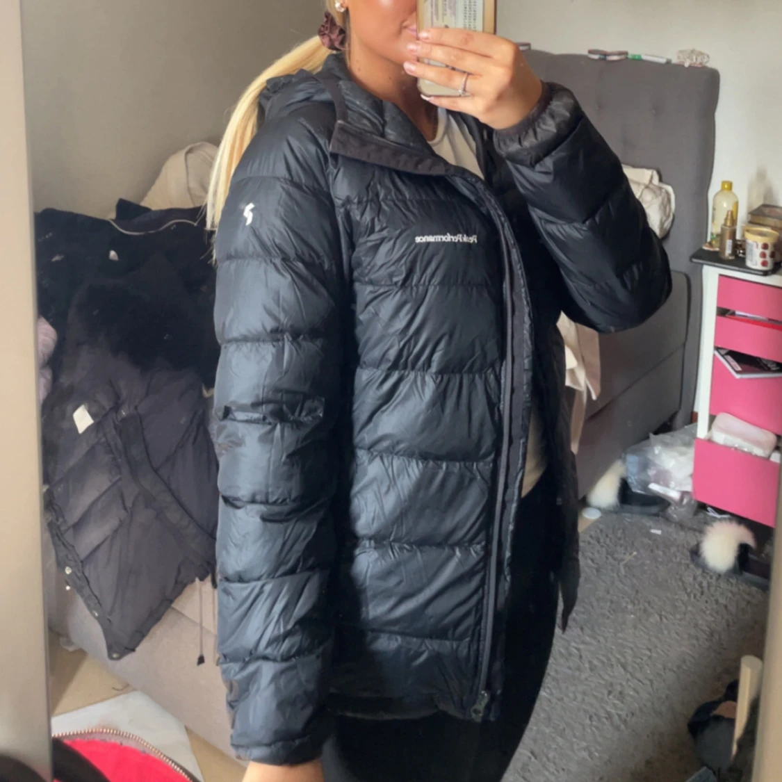 Svart dunjacka från Peak Performance - 1