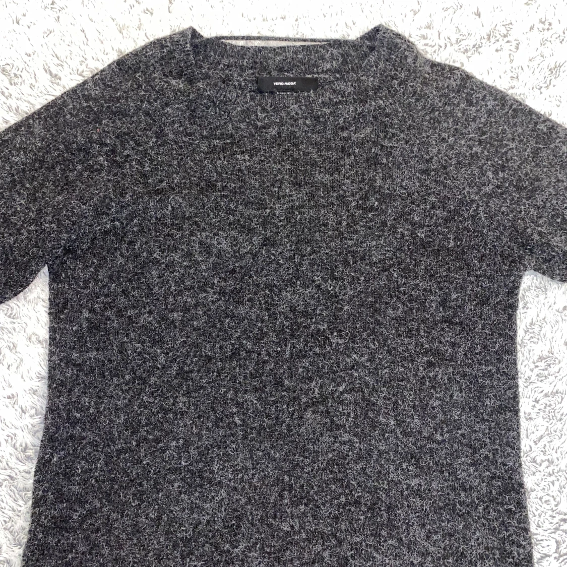 Mörkgrå stickad tröja Vero Moda