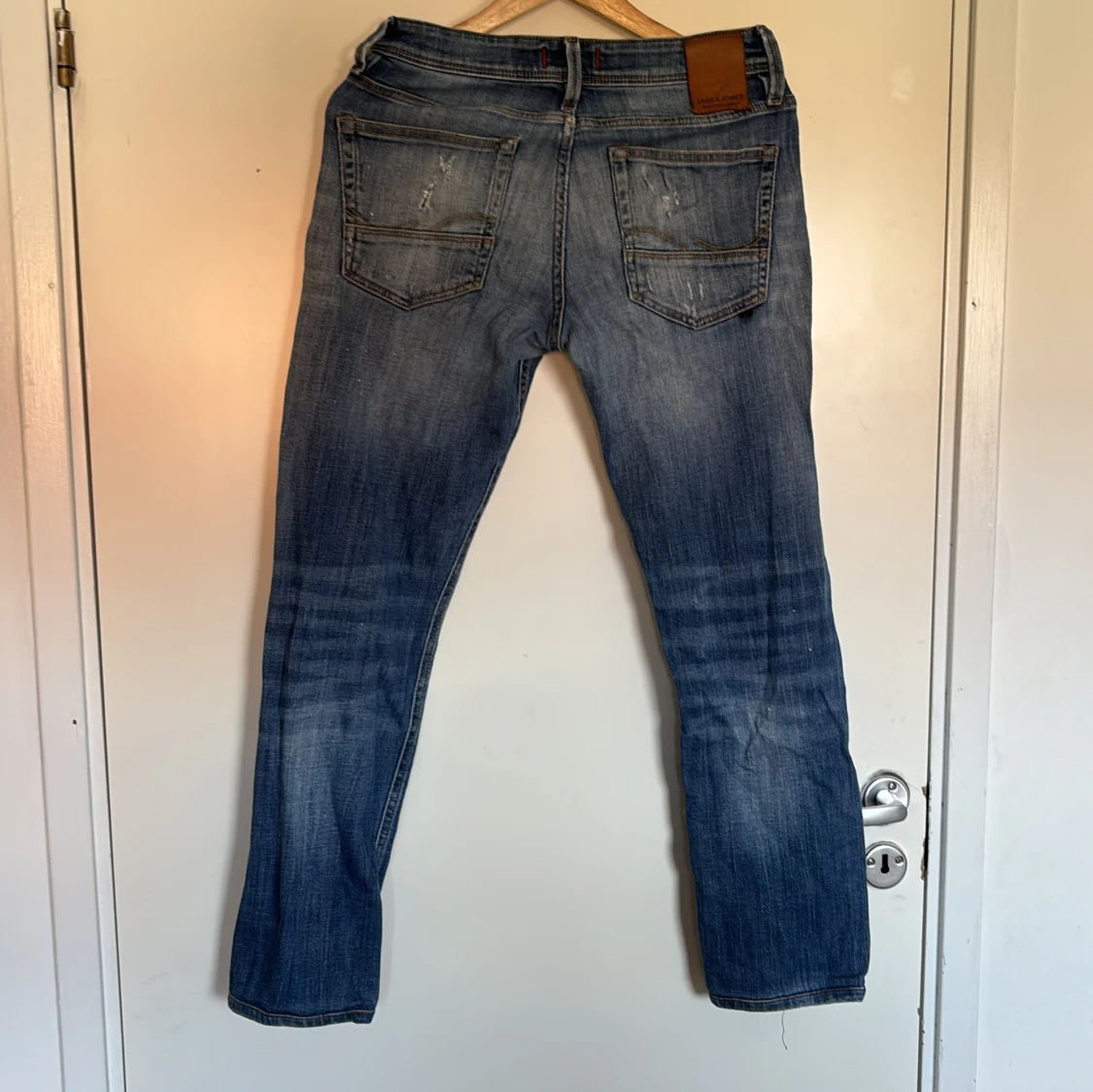 Blå ripped jeans från Jack & Jones - 4