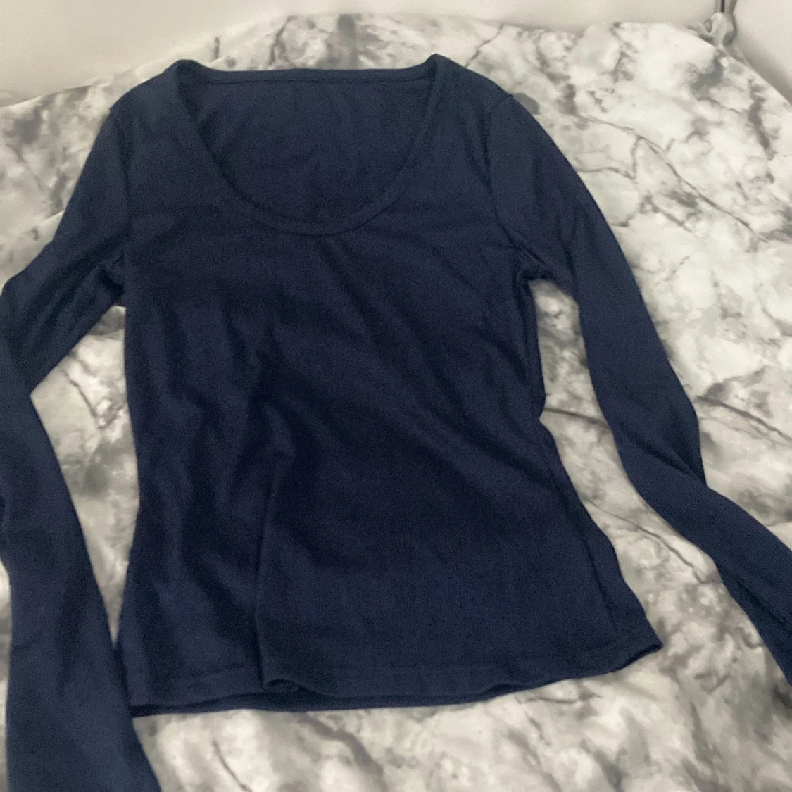 Mörkblå långärmad tröja Dazy