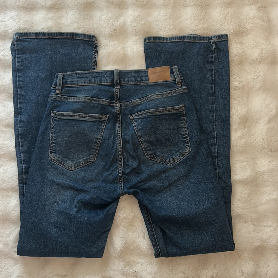 Blå jeans från GinaTricot, storlek 38 - 1