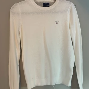 Gant topp - En väldigt fin ganttopp som knappt är använd. Hör av er vid frågor eller fler bilder!