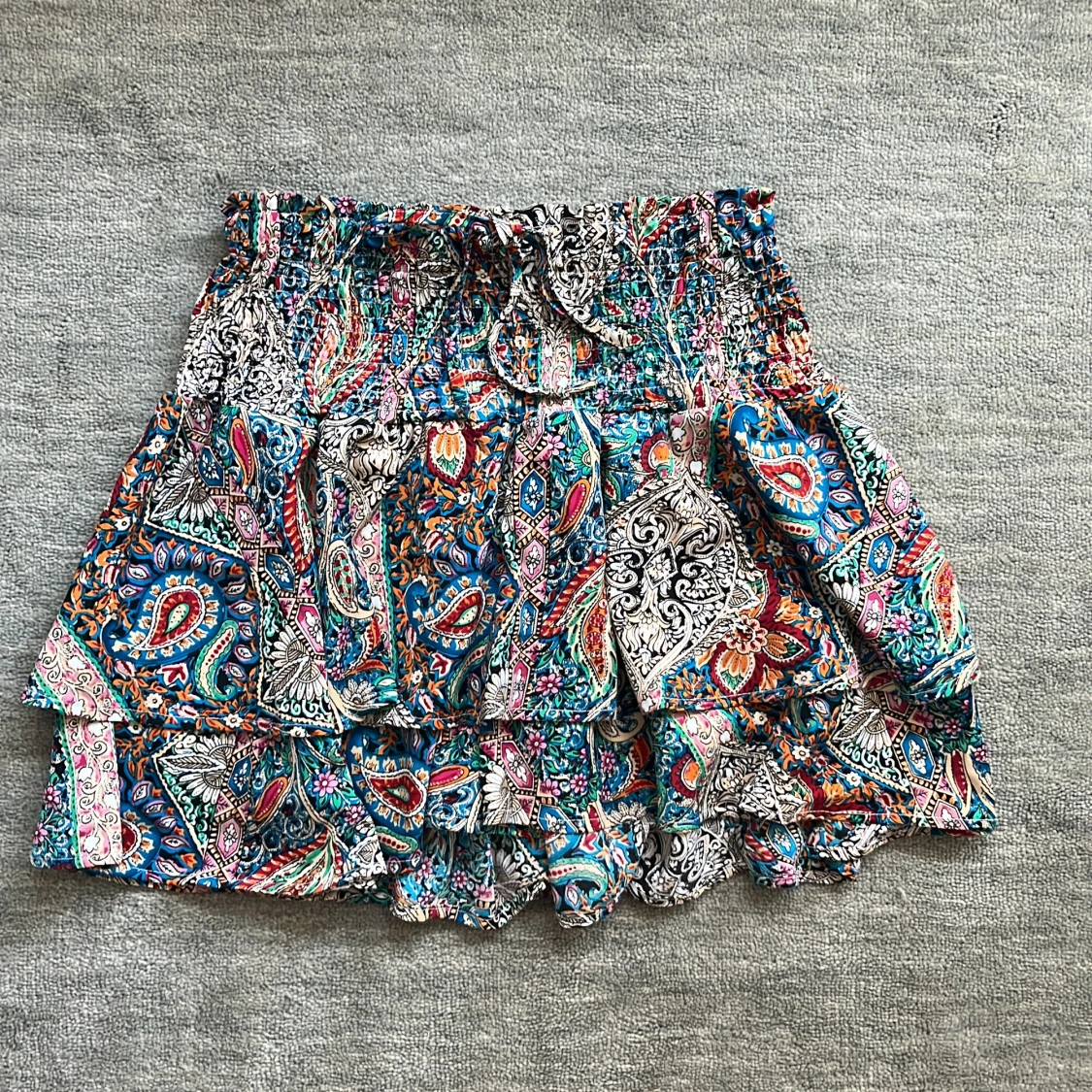 Mönstrad volangkjol - 1