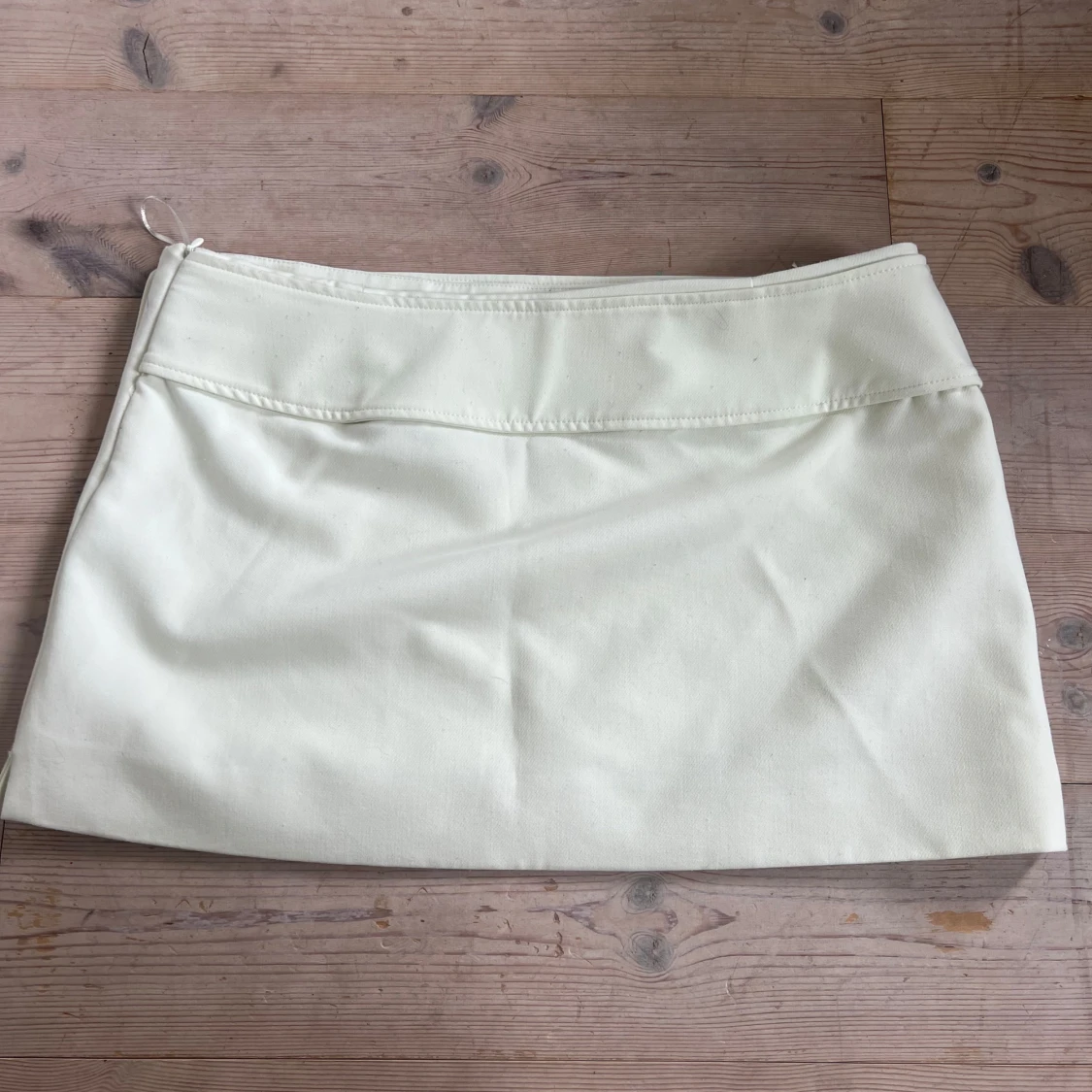 Off white kortkjol från Zara - 3