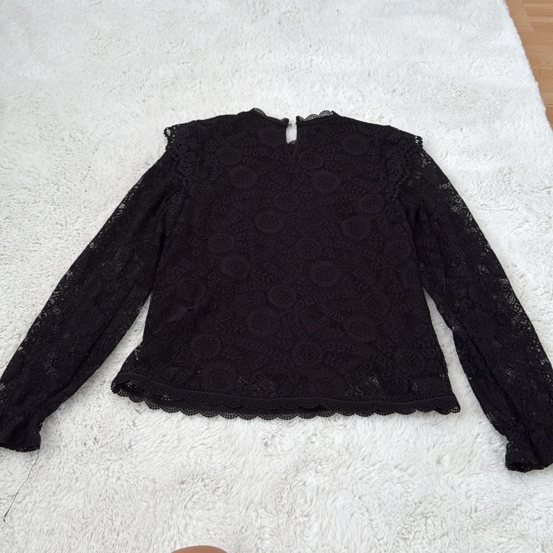 Svart spetsblus från Pieces XS - 2