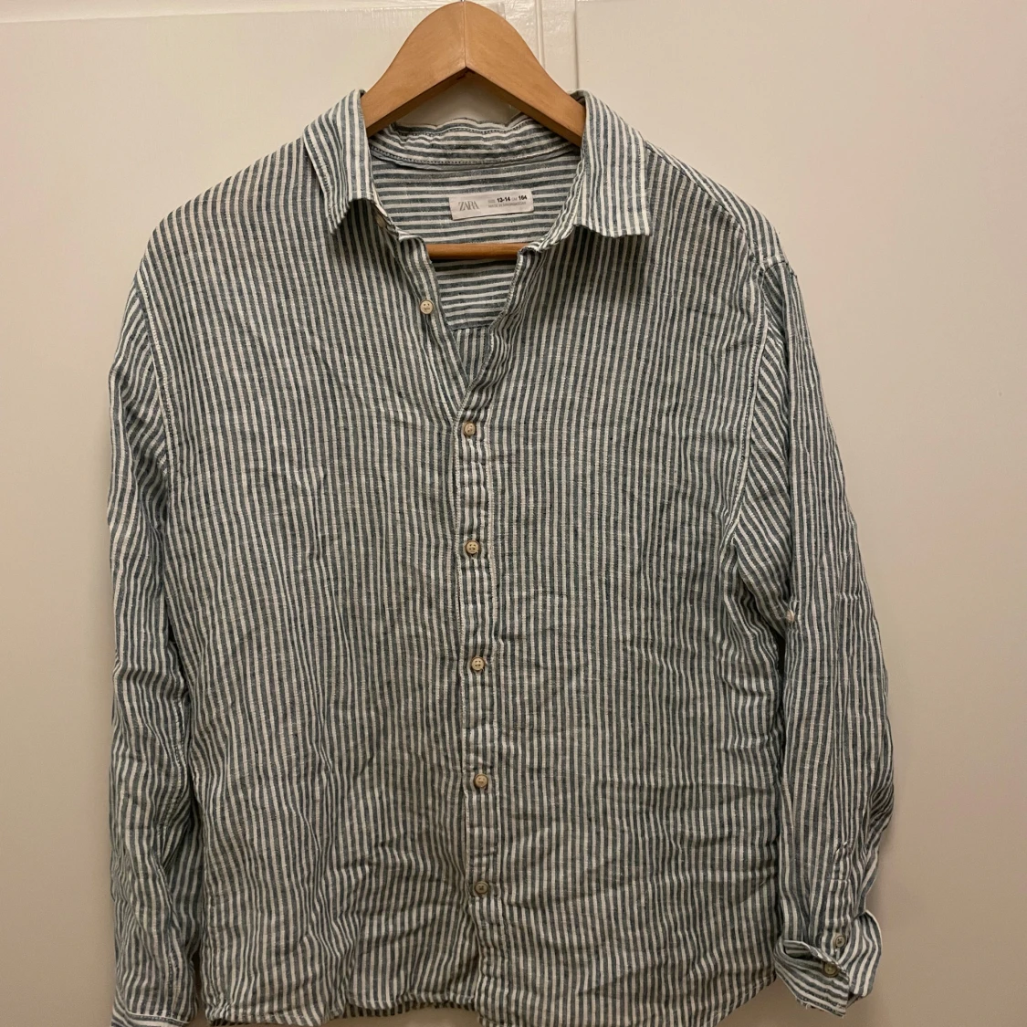 Randig linneskjorta från Zara