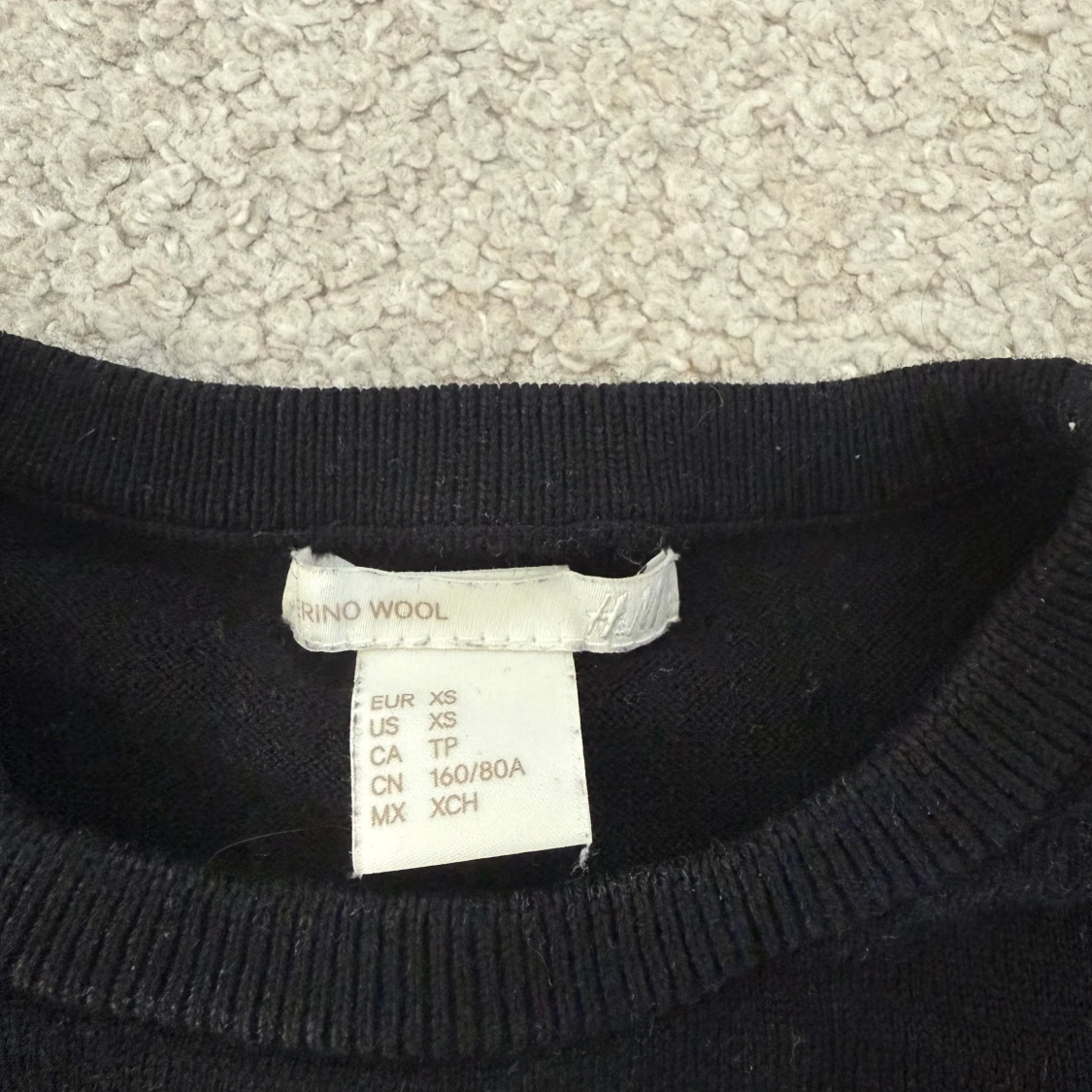 Svart merinoullströja - 1