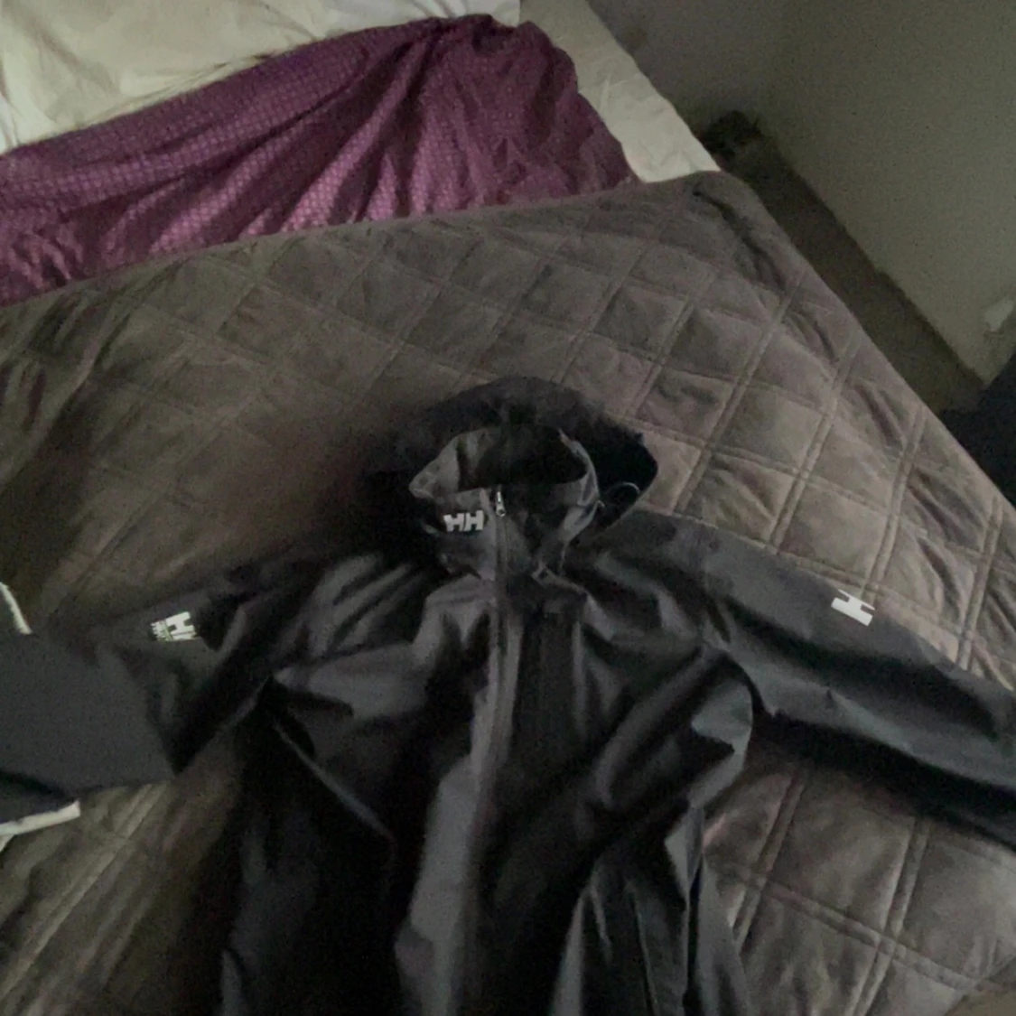 Svart vindjacka från Helly Hansen - 1