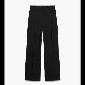 Kostymbyxor Zara - Kostymbyxor från Zara med lite vidare ben, knappt använda💓