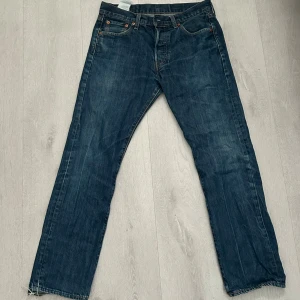 Levi's 501 jeans blå denim - Inte använt så mycket, perfekt passform enligt storleken W30/L30 