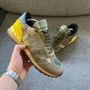 Valentino Rockrunners  - Fina skor enligt bilder!