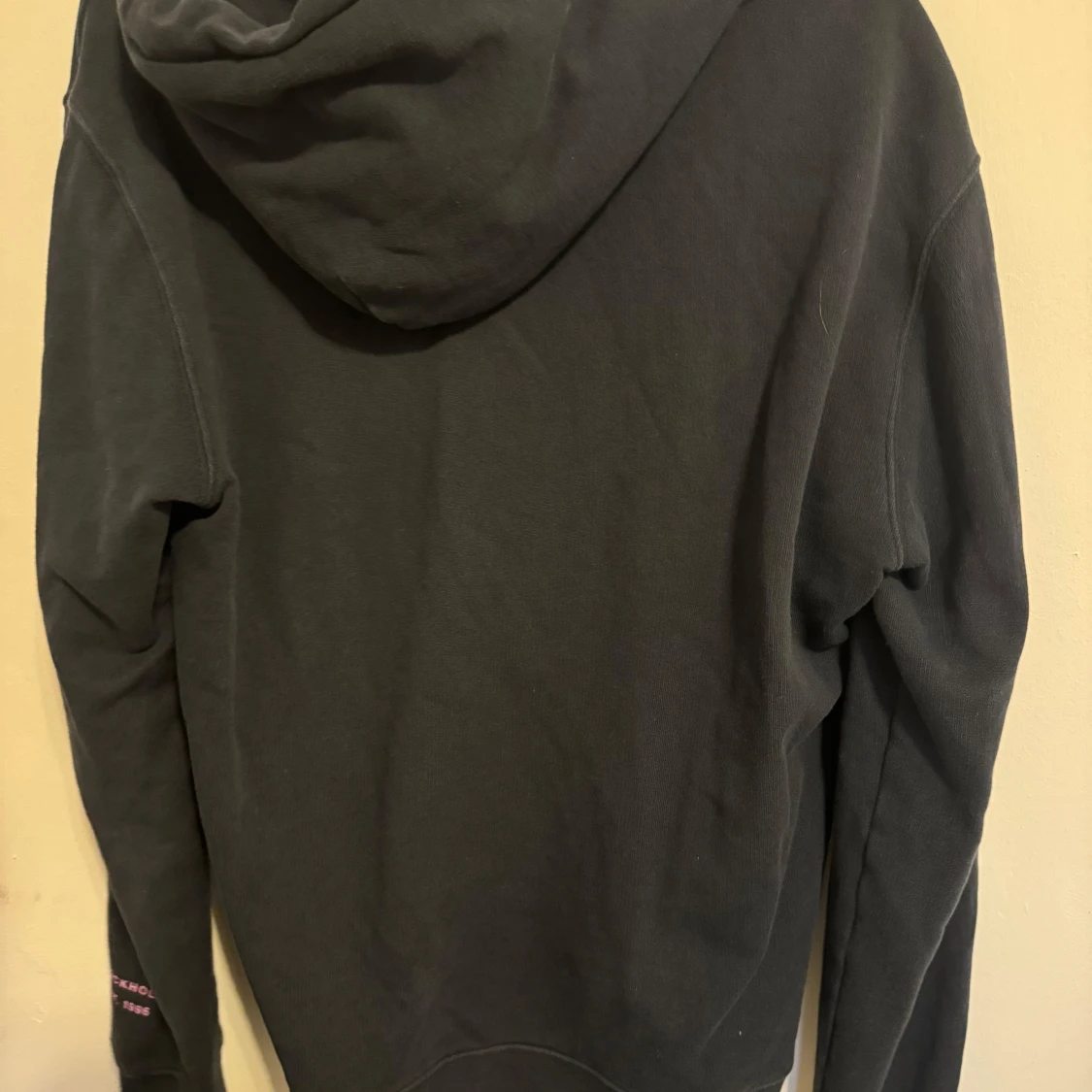 Mörkblå hoodie från J.Lindeberg - 1